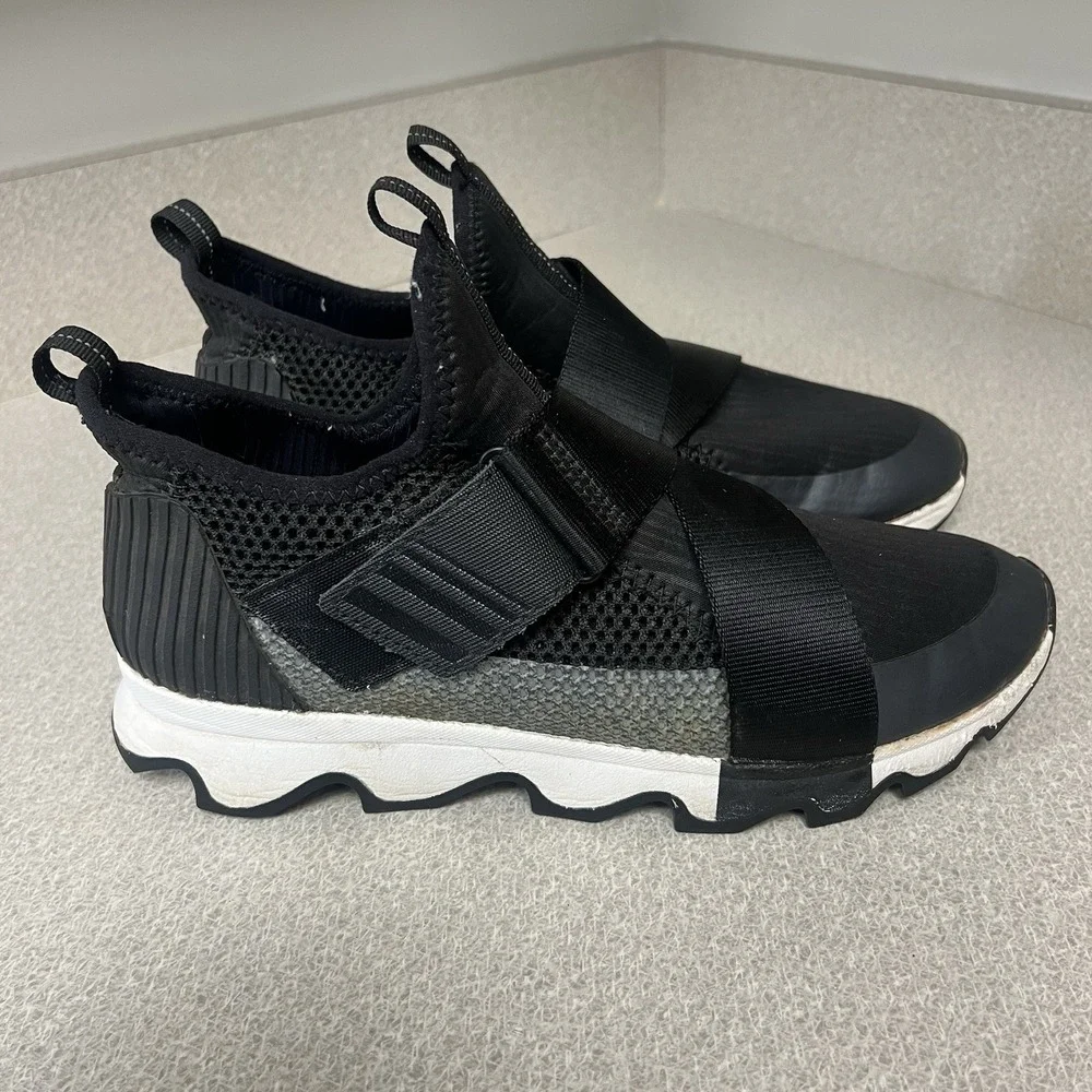 Sorel Kinetic Sneak Shoes Women's 9.5 Black White Slip On Strap Low Top Sneakers